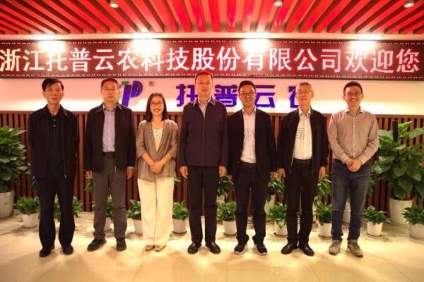 内蒙古自治区农牧业技术推广中心主任胡有林一行赴桃子视频APP黄下载考察调研