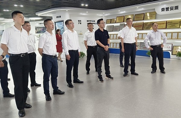 德阳市人大常委会副主任杨芳清、中江县委书记杜尚武率考察组赴桃子视频APP黄下载考察调研