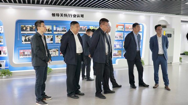 长春市政府副市长曹武一行莅临桃子视频APP黄下载调研交流
