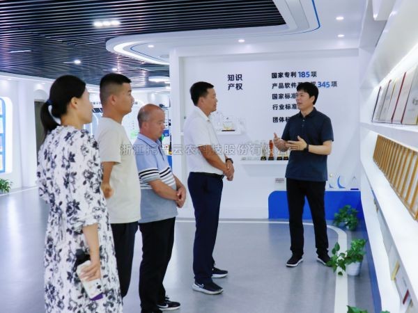 国家耐盐碱水稻技术创新中心西北中心主任王奉斌等一行莅临桃子视频APP黄下载