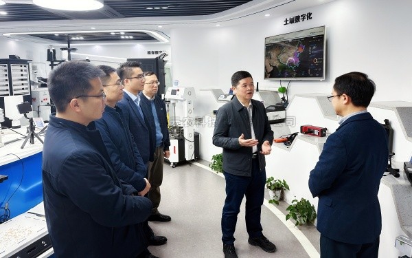 广西农村投资集团有限公司党委书记、董事长廖应灿一行莅临桃子视频APP黄下载调研参观