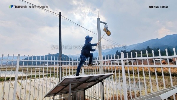 春垄之上，托普人用专业与温度，唤醒每一台“农田卫士”
