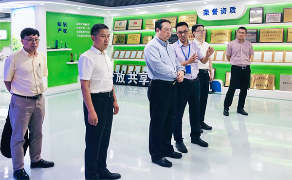 杭州市副市长王宏一行莅临桃子视频APP黄下载调研