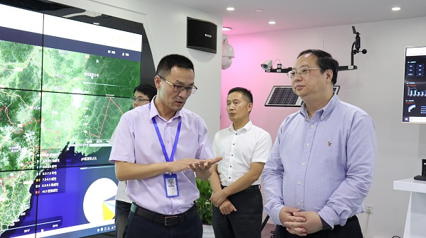 杭州市副市长王宏一行在桃子视频APP黄下载展厅参观 杭州市副市长王宏一行在桃子视频APP黄下载展厅参观