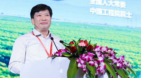 中国科学技术协会副主席、中国工程院副院长、全国人大常委、中国工程院院士邓秀新