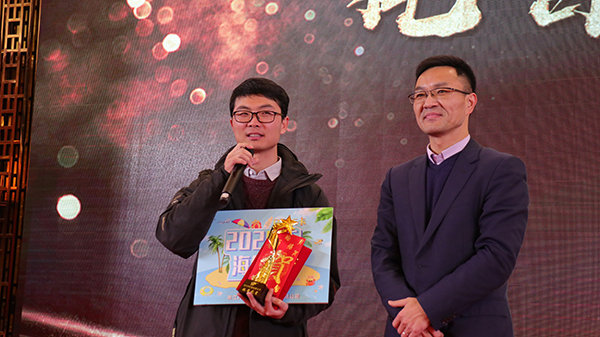 桃子视频APP黄下载先进团队与个人的颁奖瞬间（部分）