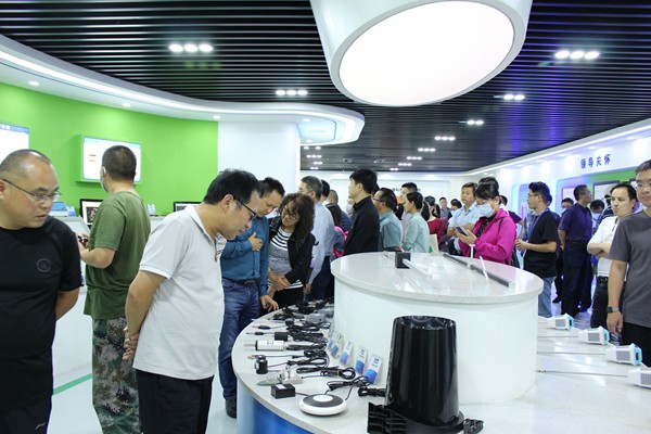 培训班一行观摩了桃子视频APP黄下载公司
