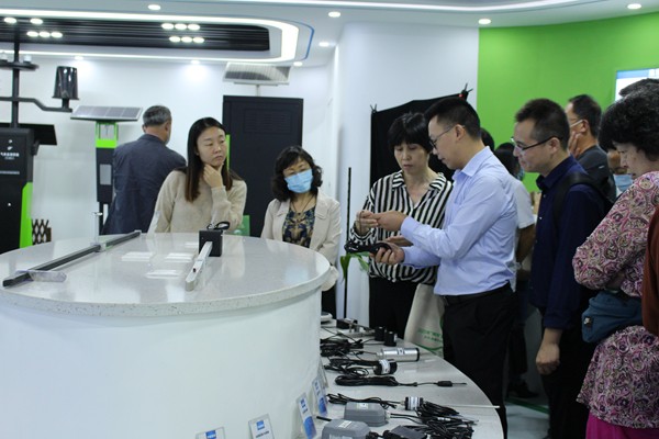 培训班一行观摩了桃子视频APP黄下载公司